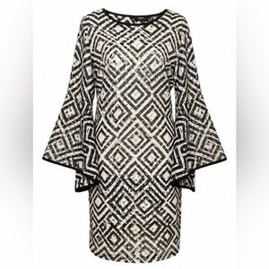 Cover Me Black and White Lace Bell Sleeve Cover Up Tunic | Size Medium